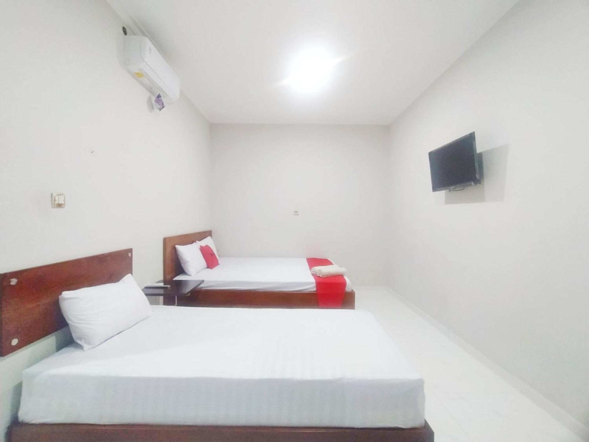 Reddoorz Syariah Near Stasiun Purwokerto Hotel Exterior photo