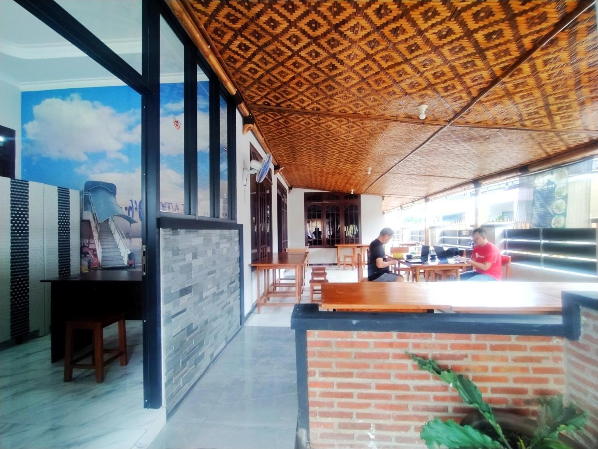 Reddoorz Syariah Near Stasiun Purwokerto Hotel Exterior photo